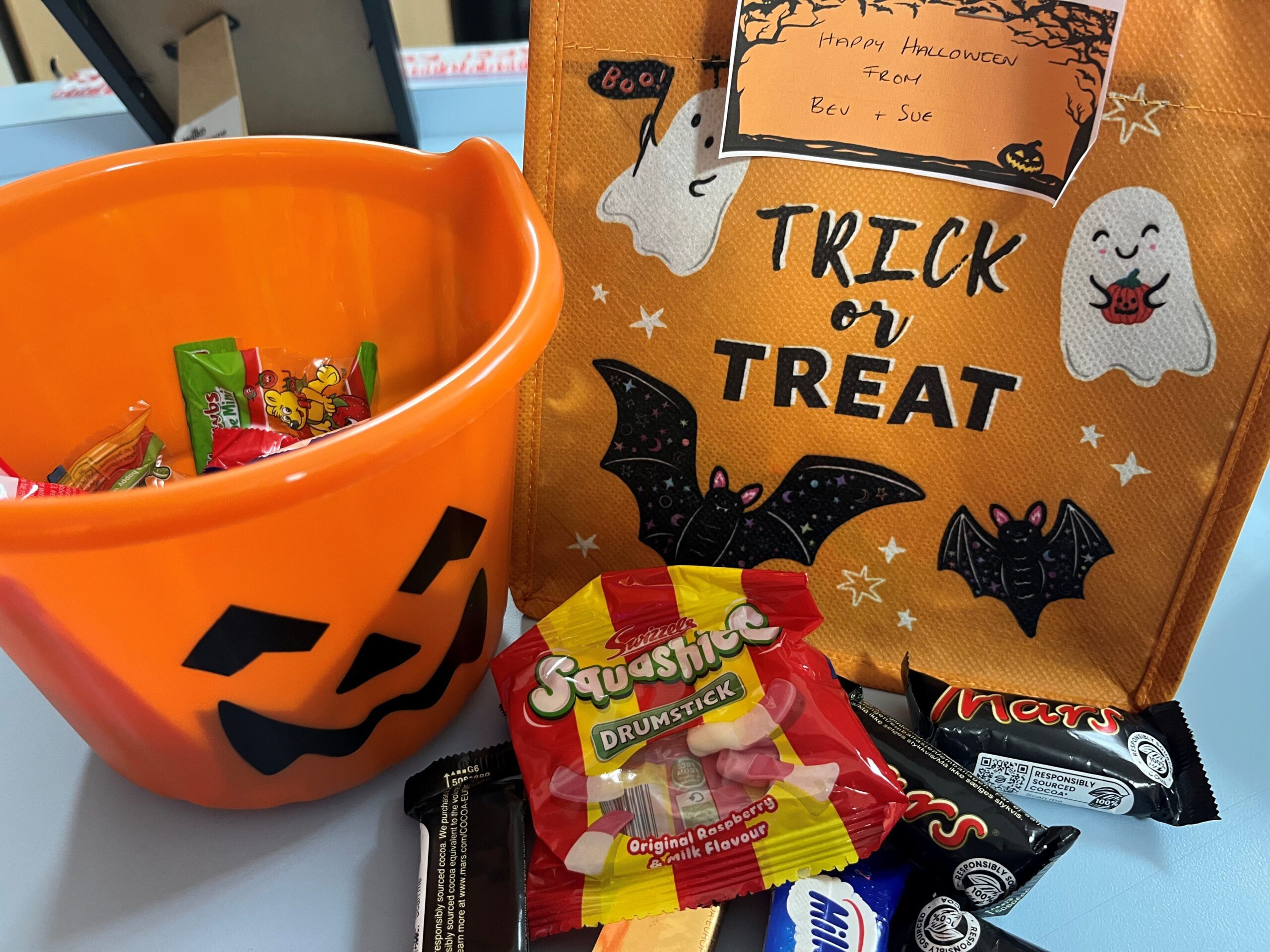 Team-Take-a-look-Halloween-4-scaled-1